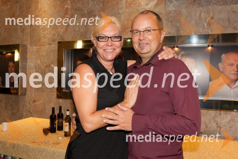 Neda Rusjan Bric, igralka, režiserka in soprog MatjažKdor sam do večera potuje skozi svet, premiera SNG Nova Gorica