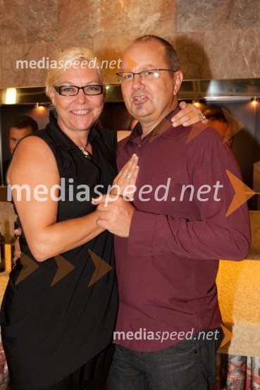 Neda Rusjan Bric, igralka, režiserka in soprog MatjažKdor sam do večera potuje skozi svet, premiera SNG Nova Gorica