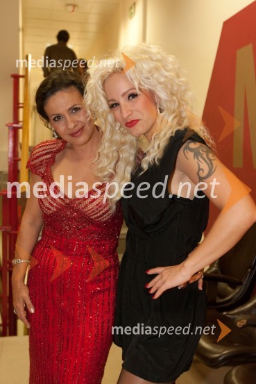 Darja Švajger, pevka in Alya, pevkaSlovenska popevka 2011