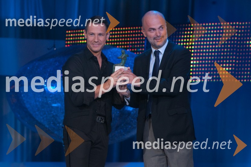 Marko Vozelj, pevec in Janez Lombergar, direktor Televizije SlovenijaSlovenska popevka 2011