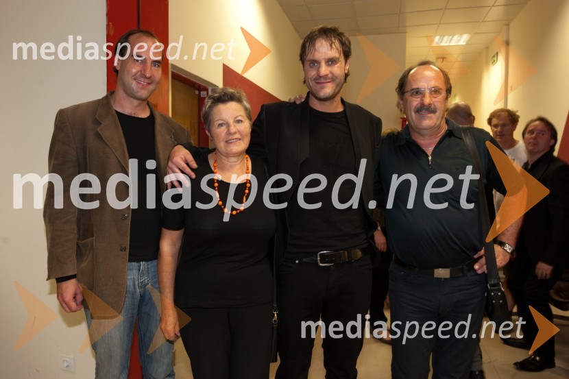 Samo Budna, glasbenik z družino: brat Simon, mama Ivica in oče RomanSlovenska popevka 2011