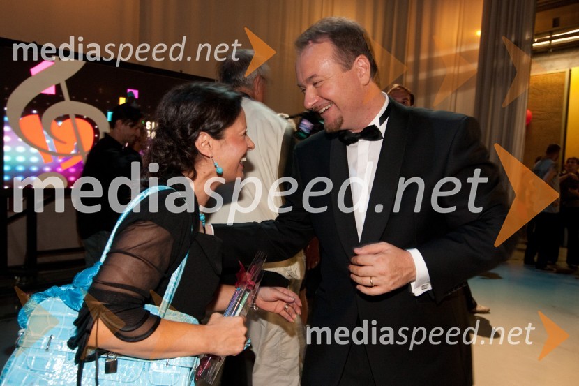 Darja Švajger, pevka in Patrik Greblo, dirigentSlovenska popevka 2011