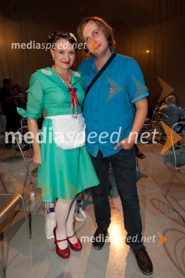 Maja Pihler Stremecki-Bilbi, pevka in Gregor StremeckiSlovenska popevka 2011