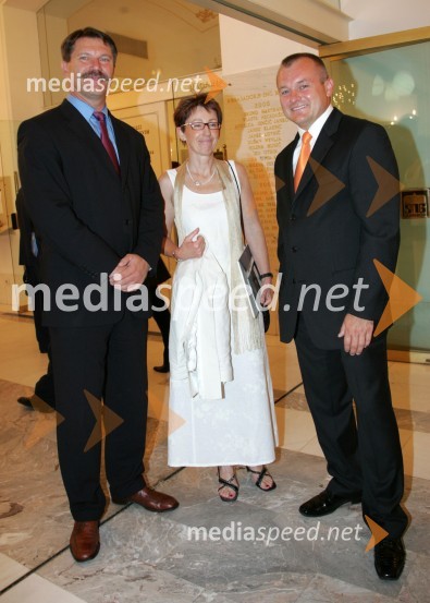 Bogdan Mahne, predsednik Lovske Zveze Slovenije z ženo in Franc Kangler, poslanec SLSArhitektura tišine, premiera baleta SNG Maribor