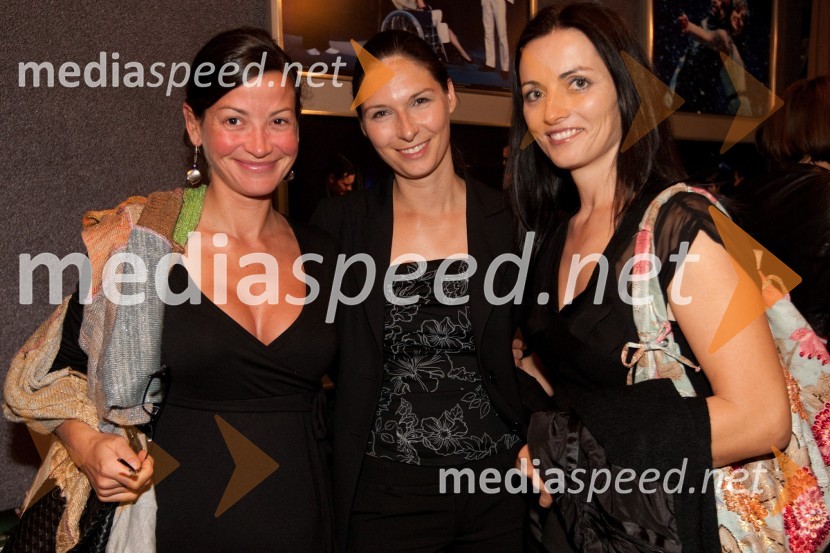 Simona Belle, odnosi z javnostjo MGL, Špela Zorn, vodja programa v SNG Drama in Nataša Pevec, trženje MGLOrkester, premiera SNG Drama Ljubljana