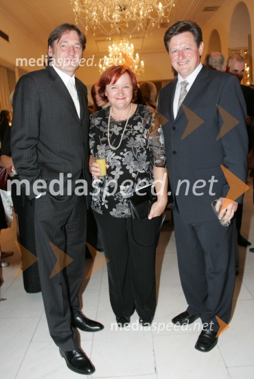 Vasko Simoniti, minister za kulturo in Gregor Pivec, direktor Splošne bolnišnice Maribor z ženo MilenoArhitektura tišine, premiera baleta SNG Maribor