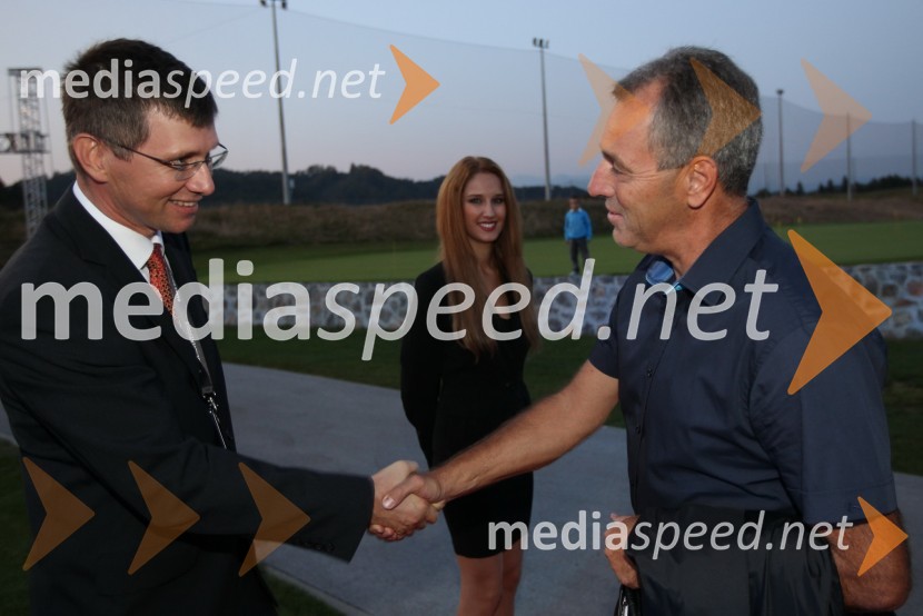 Martin Logar, direktor družbe Summit Avto in Uroš JankovičRange Rover Evoque, VIP predstavitev