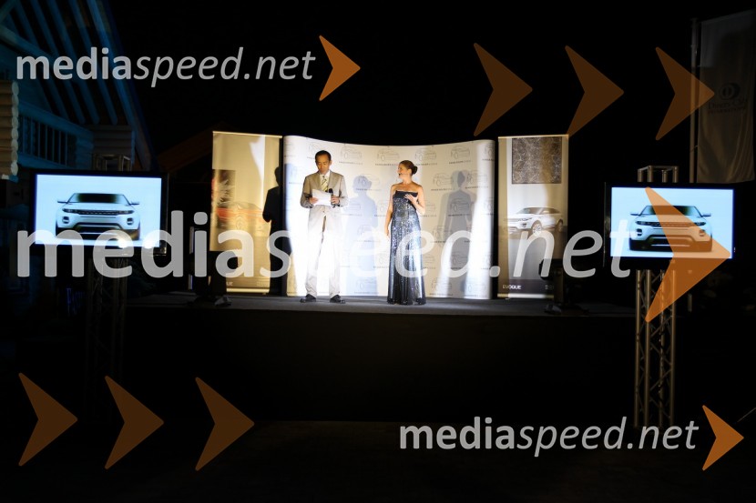 Nakagawa Hiroshi, izvršni direktor Summit Avta in Bernarda Žarn, povezovalka prireditveRange Rover Evoque, VIP predstavitev