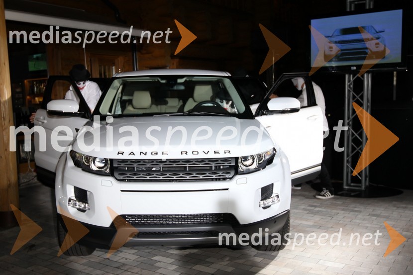 Range Rover Evoque in plesna skupina The ArtifexRange Rover Evoque, VIP predstavitev