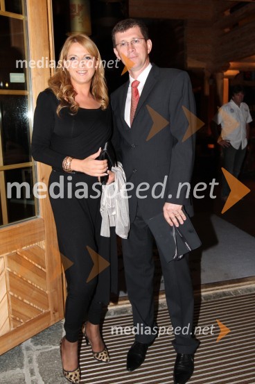 Bernarda Trebušak, generalna direktorica družbe Nama in Martin Logar, direktor družbe Summit AvtoRange Rover Evoque, VIP predstavitev