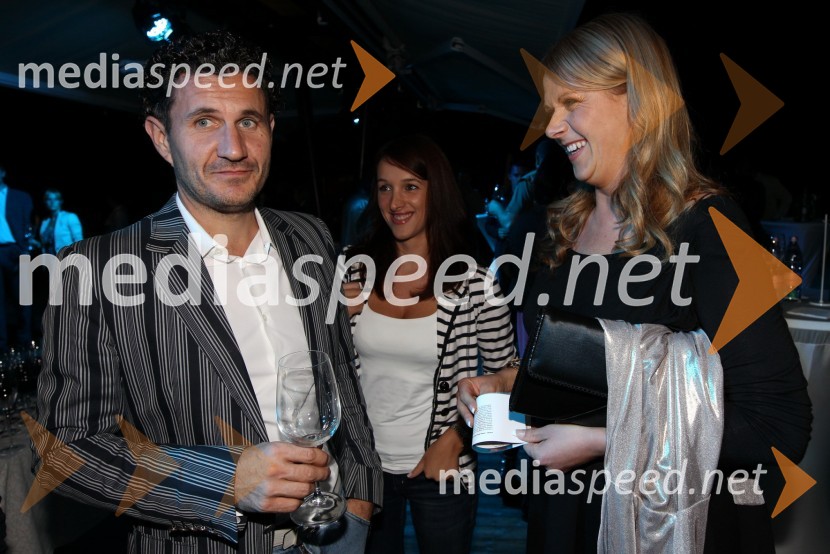 Robert Kupec, direktor podjetja Ambient, ... in Bernarda Trebušak, generalna direktorica družbe NamaRange Rover Evoque, VIP predstavitev