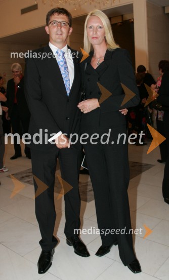 Božidar Novak, direktor komunikacijske skupine SPEM ter njegova soproga Barbara NovakArhitektura tišine, premiera baleta SNG Maribor