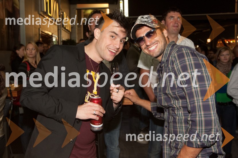 Omar Naber, glasbenik in Jernej Tozon, član skupine Čuki21. Obletnica skupine Victory