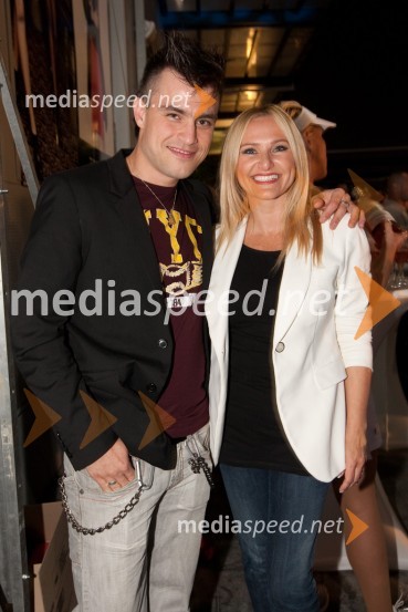 Omar Naber, glasbenik in Nuša Derenda, pevka21. Obletnica skupine Victory