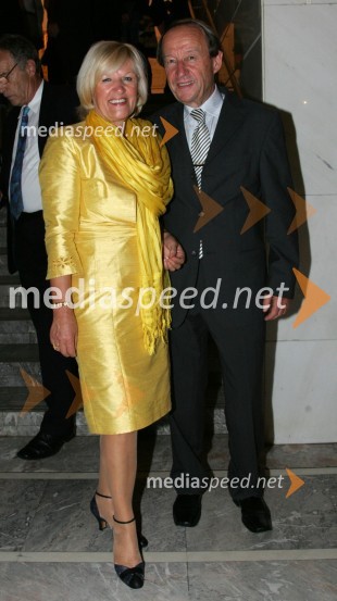 Romana Pajenk, predsednica uprave Probanke s soprogom Božidarjem Pajenkom, odvetnikomArhitektura tišine, premiera baleta SNG Maribor