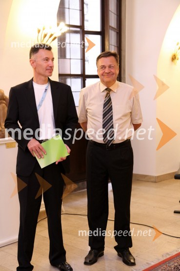 Prof. dr. Bojan Dobovšek, predsednik organizacijskega odbora Mednarodne konference o kriminalističnem preiskovanju v Evropi in Zoran Janković, župan Mestne občine LjubljanaMednarodna konferenca o kriminalističnem preiskovanju v Evropi