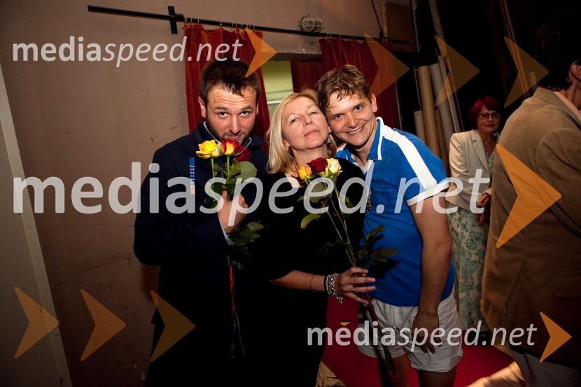 Viktor Meglič, igralec, Belinda Radulović, kostumografinja in Matevž Biber, igralecZborovanje ptic, premiera SNG Maribor