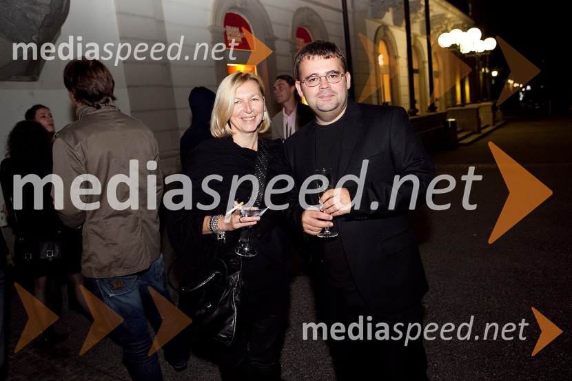 Belinda Radulović, kostumografka in Alan Kavčič, predstavnik za odnose z javnostmi SNG MariborZborovanje ptic, premiera SNG Maribor