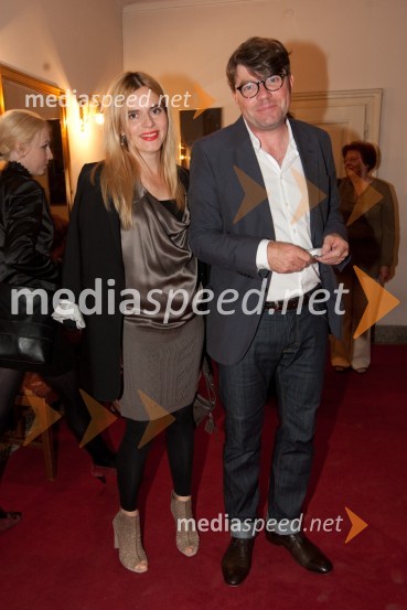 	Luka Novak, direktor založbe Vale Novak in Valentina Smej NovakLjubezen in država, premiera SNG Drama Ljubljana