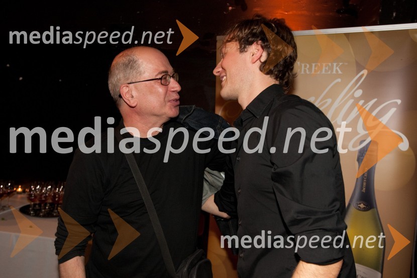 Vladimir Stojsavljević, avtor besedila in Klemen Slakonja, igralecLjubezen in država, premiera SNG Drama Ljubljana