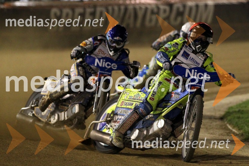 	
 	Chris Holder (Avstralija) in Kenneth Bjerre (Danska)Speedway, Grand Prix 2011, VN Hrvaške