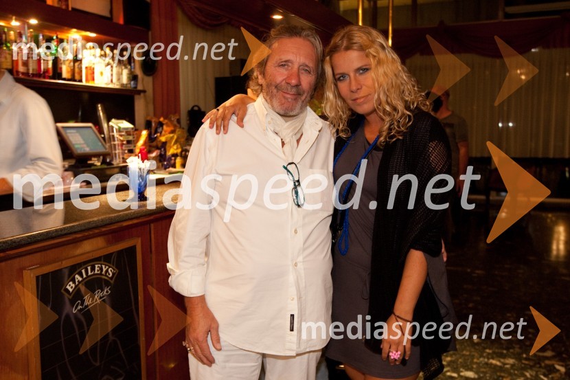 Janez Suhadolčan-Suhi, akademski slikar in Anika Horvat, pevka14. festival slovenskega filma, zaključek