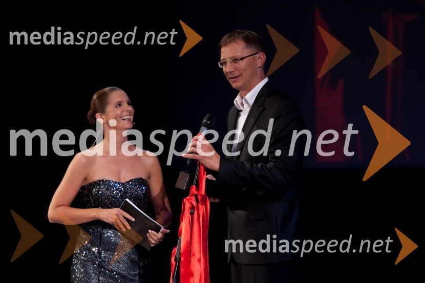 Bernarda Žarn, voditeljica in dr. Igor Lukšič, minister za šolstvo in šport14. festival slovenskega filma, zaključek