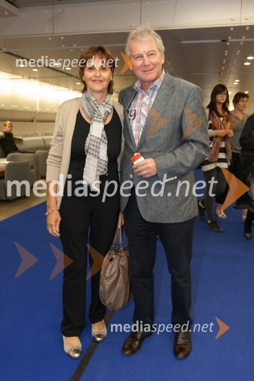 Andreja Kračun, predsednica dobrodelnega združenja Koraki za korakce in prof. dr. Davorin Kračun, Ekonomsko poslovna fakulteta Univerze v MariboruPerpetuum Jazzile in Vocal Six, koncert