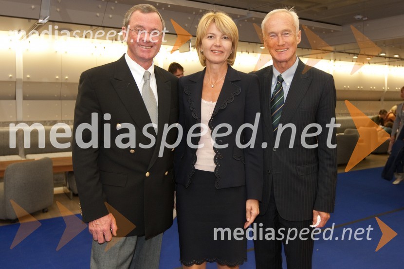 Desmond Smith, Sanlam, 	Nevenka Črešnar Pergar, lastnica in direktorica podjetja NP Consulting in Janez PergarPerpetuum Jazzile in Vocal Six, koncert