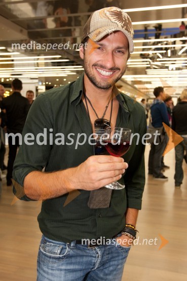 Jernej Tozon, član skupine ČukiPerpetuum Jazzile in Vocal Six, koncert