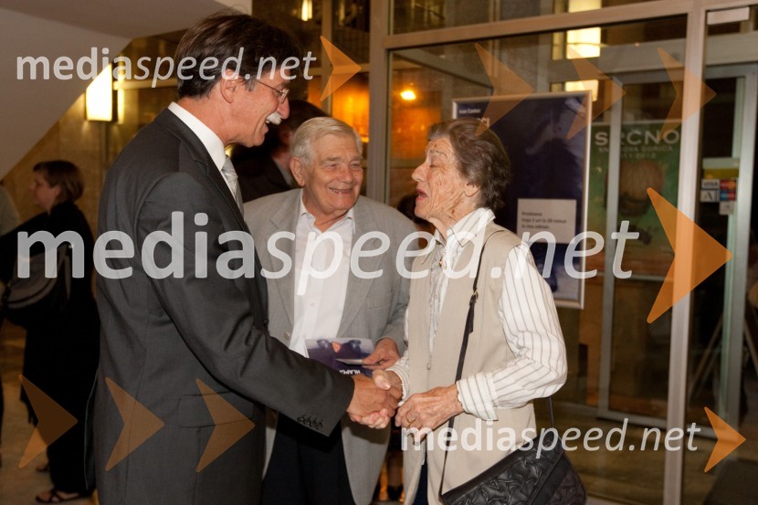 Jožko Čuk, direktor SNG Nova Gorica, Veljko in Tatjana JelaskaHlapci, premiera v SNG Nova Gorica