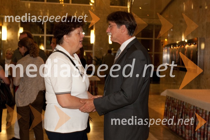 Soproga Marjana Matete, podpredsednika GZS in Jožko Čuk, direktor SNG Nova GoricaHlapci, premiera v SNG Nova Gorica