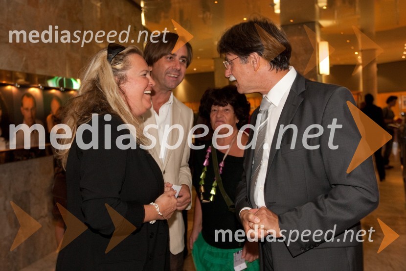 Katja Pegan, direktorica gledališča Koper, Dragan Klarica, gledališče Koper, Majda Suša, novinarka Primorskih novic  in Jožko Čuk, direktor SNG Nova GoricaHlapci, premiera v SNG Nova Gorica