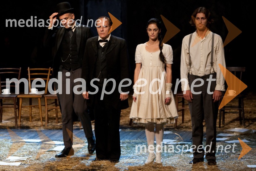 Radoš Bolčina, igralec, Milan Vodopivec, igralec, Vesna Vončina, igralka in Tomislav Tomšič, igralecHlapci, premiera v SNG Nova Gorica