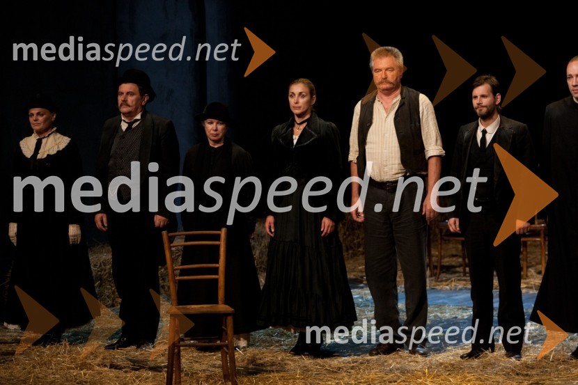 Nevenka Vrančič, igralka, Jože Hrovat, igralec, Teja Glažar, igralka, Helena Peršuh, igralka, Branko Ličen, igralec in Aljoša Ternovšek, igralecHlapci, premiera v SNG Nova Gorica