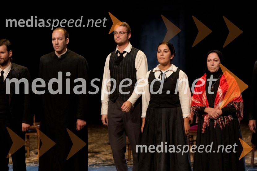 Miha Nemec, igralec, Kristijan Guček, igralec, Marjuta Slamič, igralka in Mira Lampe Vujičić, igralkaHlapci, premiera v SNG Nova Gorica