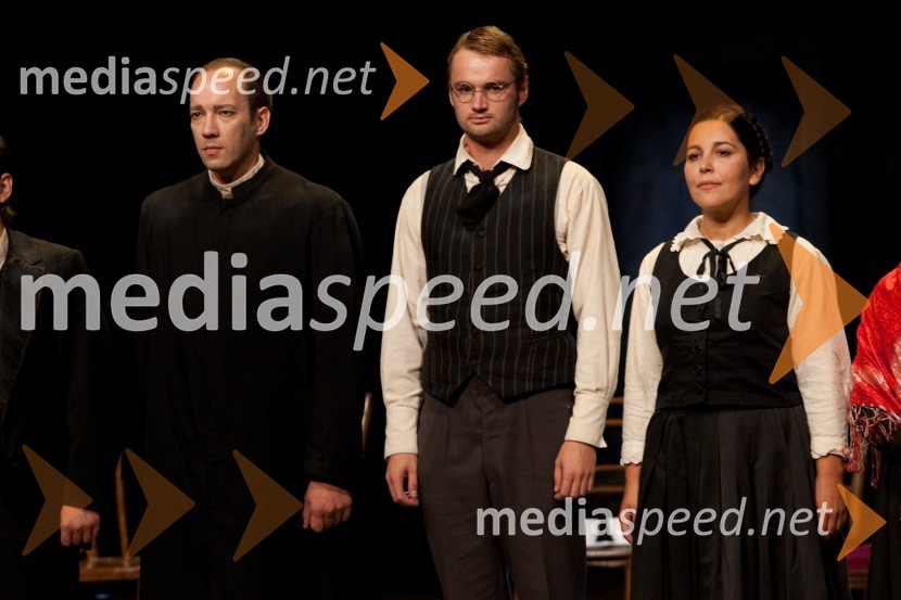 Miha Nemec, igralec, Kristijan Guček, igralec in Marjuta Slamič, igralkaHlapci, premiera v SNG Nova Gorica