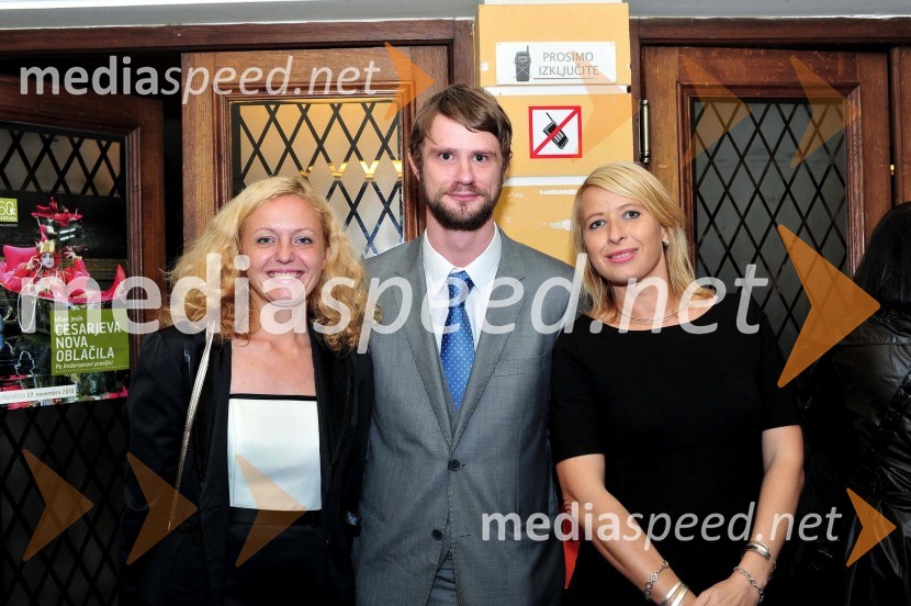 Mag. Tina Kosi, upravnica SLG Celje, D.C. Jackson, avtor besedila in Tatjan Doma, dramaturginja SLG CeljeMoje bivše, moji bivši, premiera v SLG Celje