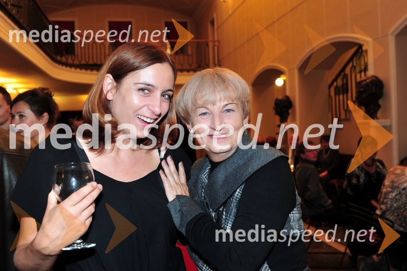 Barbara Medvešček, igralka in Anica Kumer, upokojena igralka SLG CeljeMoje bivše, moji bivši, premiera v SLG Celje