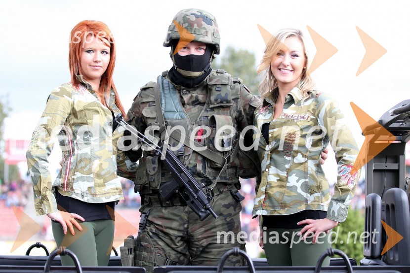 Štartna dekleta in vojakSpeedway, svetovno prvenstvo mladincev, finale 4