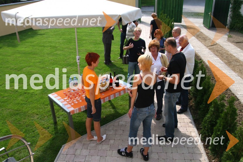 Dogajanje ob otvoritvi Fitness centra Jureta ZdovcaOtvoritev Fitness centra Jureta Zdovca