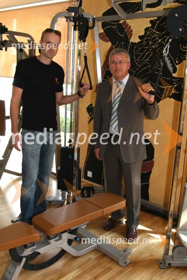 Jure Zdovc, lastnik Fitness centra in nekdanji košarkar ter Janez Jazbec, župan občine Slovenske KonjiceOtvoritev Fitness centra Jureta Zdovca