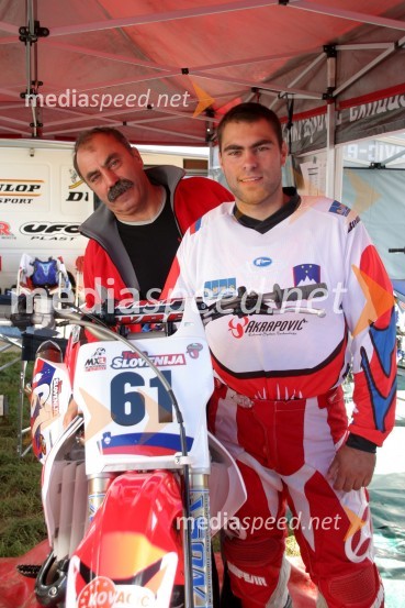 Jaka Može (Slovenija) z očetomMOTOKROS, Pokal narodov 2006, Winchester, Velika Britanija - tiskovna konferenca in predstavitev tekmovalcev