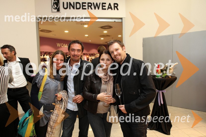 Katarina Hrovat, zobozdravnica Zobna ordinacija Babnik Horvat, Grega Grkman, Manca Borko, Žurnal24 in spremljevalec Damjan, Aventa

Otvoritev trgovine B-Underwear, Mercator Center Šiška