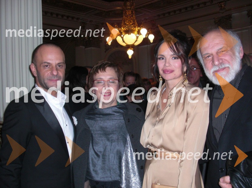 Tomaž Pandur, režiser, Jagoda Popović, Severina, hrvaška pevka  Dimitrije Popović, zagrebški slikar, grafik in risarVojna in mir, premiera Tomaža Pandurja v HNK Zagreb