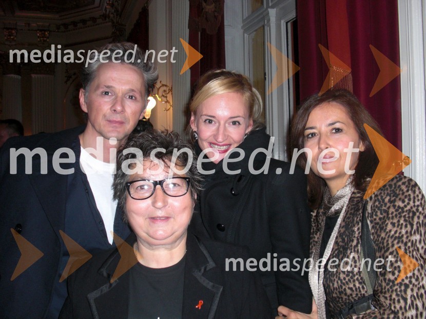 Livio Badurina, igralec, Dragica Petrovič, režiserka in producentka, Valentina Turcu, baletna solistka in koreografka in Ksenija Mišič, igralkaVojna in mir, premiera Tomaža Pandurja v HNK Zagreb