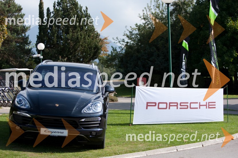 Golf turnir z Bojanom Križajem in partnerji