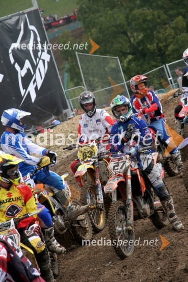 Tekmovalci pred štartomMOTOKROS, Pokal narodov 2006, Winchester, Velika Britanija - kvalifikacije in dirka