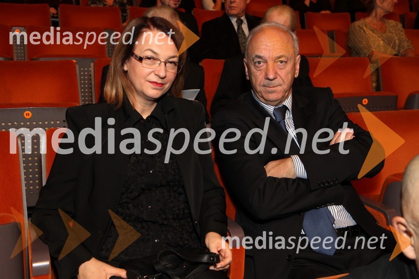 Mirjana Koren, direktorica Pokrajinskega muzeja Maribor, Janez Ujčič, lastnik televizije RTS MariborBorštnikov prstan prejela Milada Kalezić