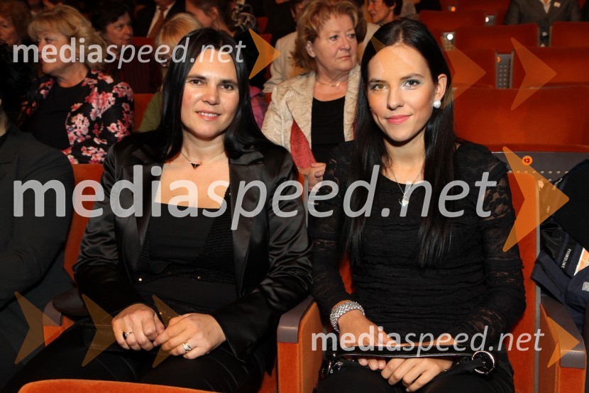 ... in Astrid Bah, podžupanja MOMBorštnikov prstan prejela Milada Kalezić